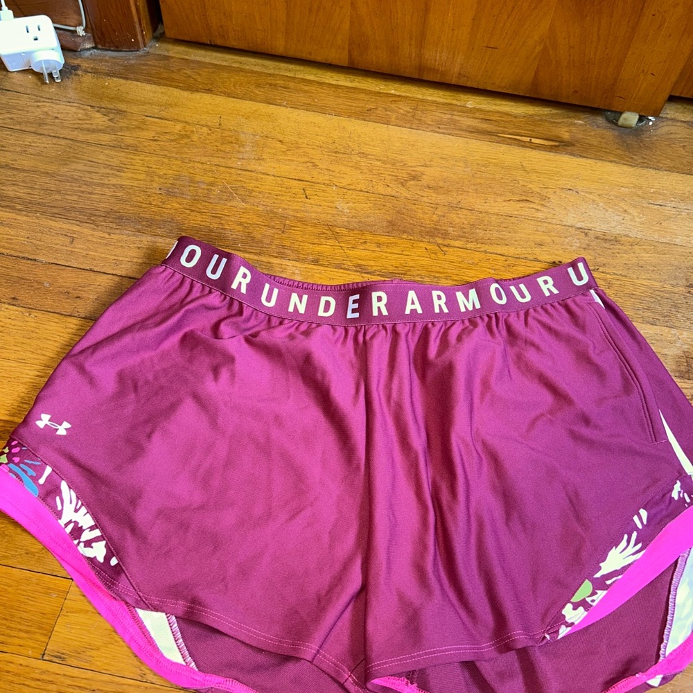 Under Armour Women's Maroon Running Shorts size XXL